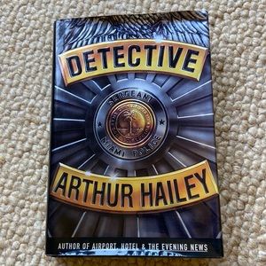 Signed Arthur Haley’s “Detective” hard cover
Book